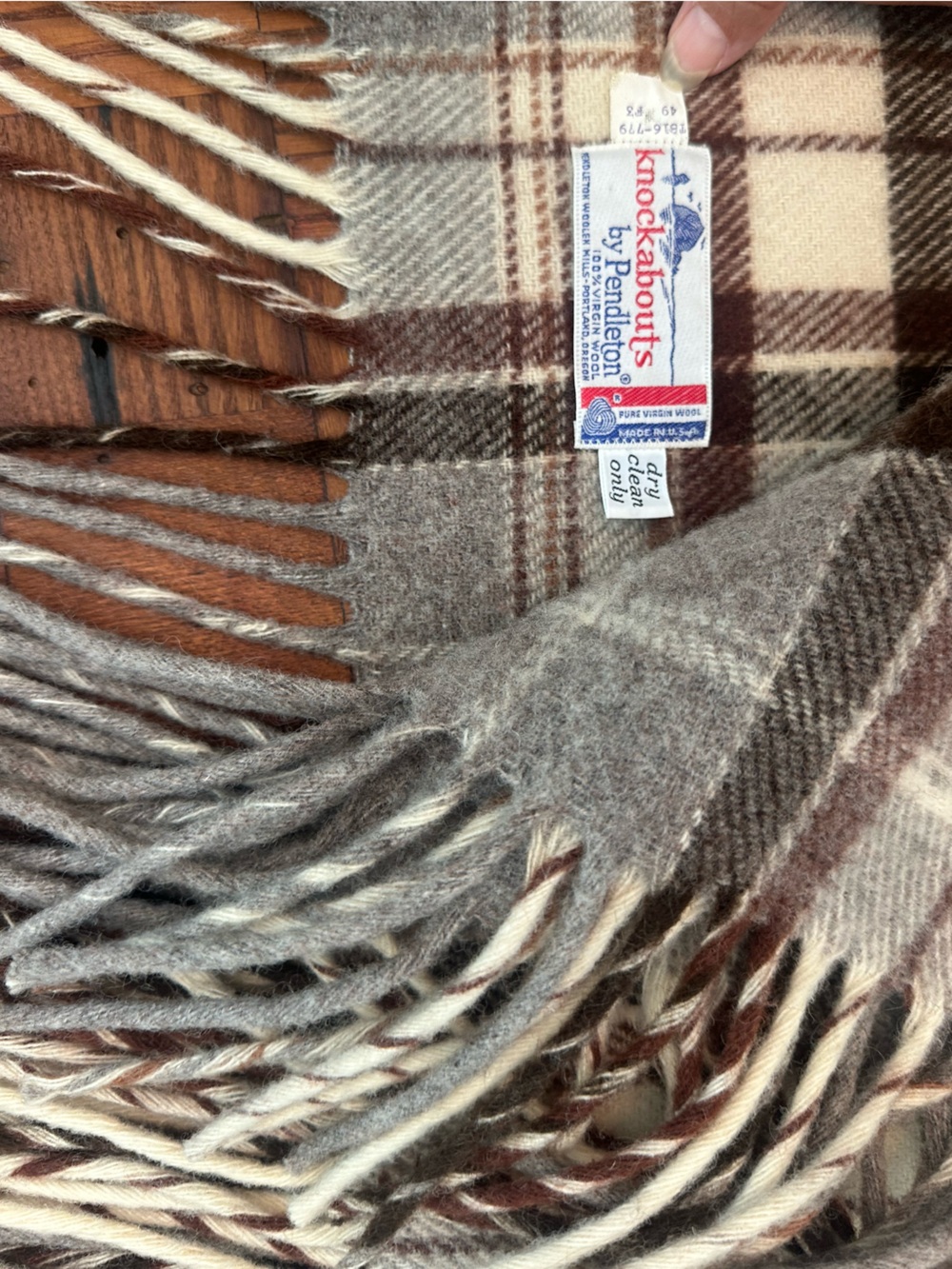 PENDLETON Knockabouts Heritage Tartan Wool Plaid Poncho Convertible Blanket vtg - Picture 10 of 15
